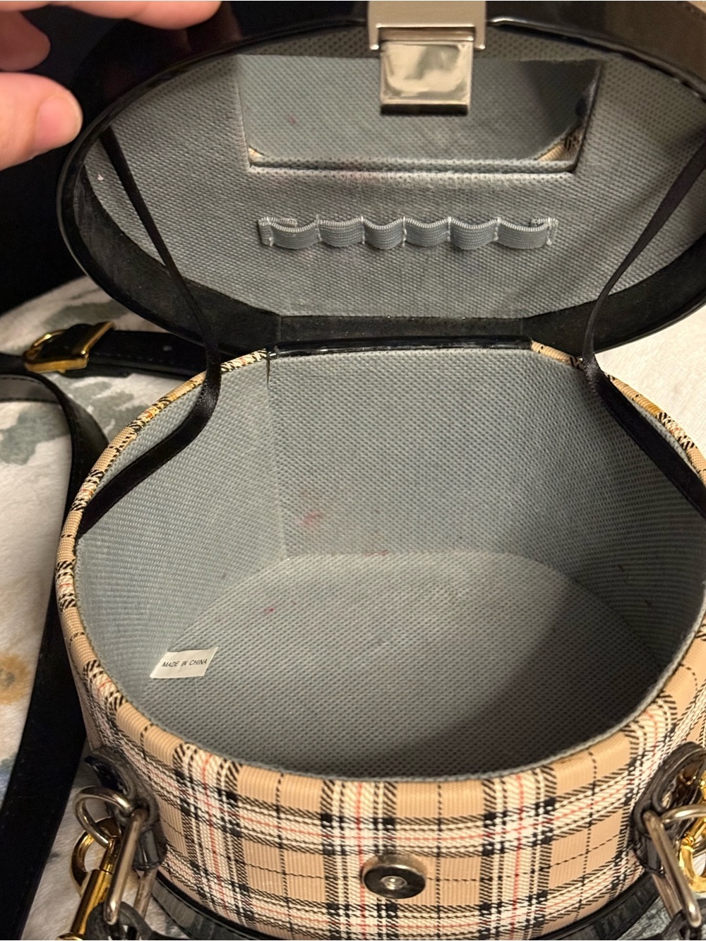 🤎 **Chic Plaid Round "Hat Box" Crossbody Bag** 🤎 - Picture 4 of 5